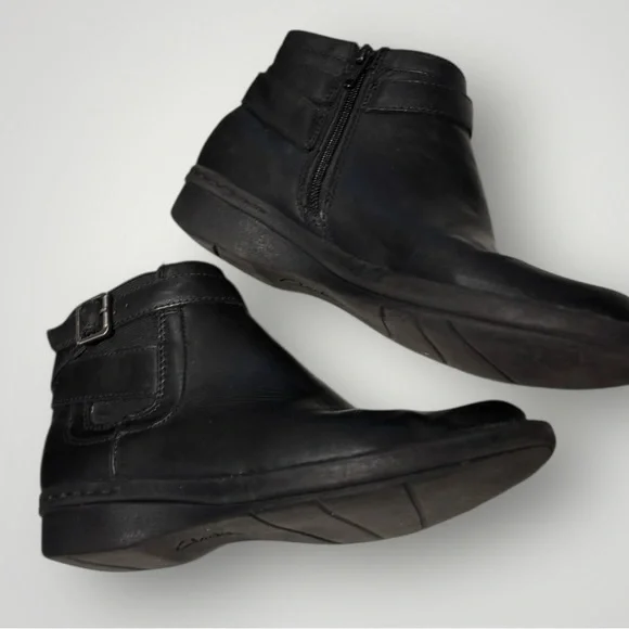 Clarks Leather Winter Ankle Boots Side Zipper Women’s Size 6 - Picture 6 of 7